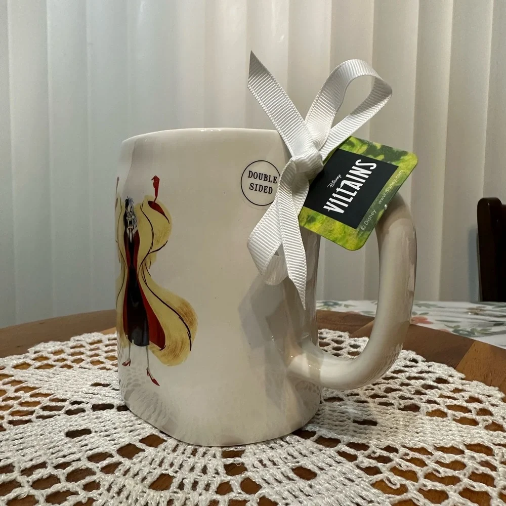 Ceramic “CRUELLA DE VIL” coffee mug - Picture 3 of 7